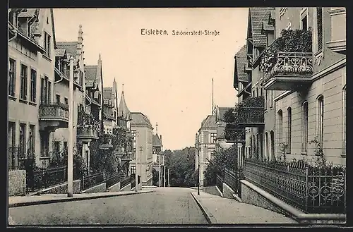 AK Eisleben, Schönerstedt-Strasse mit Laterne