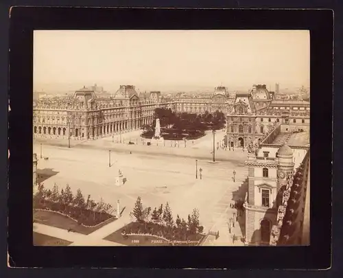 Fotografie Ansicht Paris, Le Nouveau Louvre, Innenhof des Louvre, Grossformat 27 x 21cm