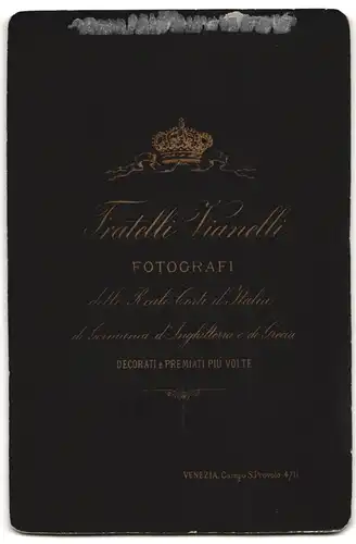 Fotografie Fratelli Vianelli, Venezia, Campo S. Provolo 4711, Portrait bürgerliche Dame mit Kragenschleife