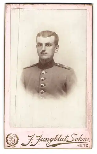 Fotografie J. Jungblut Sohn, Metz, Rue des Jardin 10, Portrait Soldat Alois in Uniform Rgt. 8