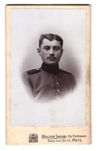 Fotografie Walter Jacobi, Metz, Belle Isle Str. 15, Portrait junger Soldat in Uniform Rgt. 8