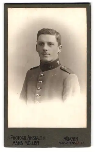 Fotografie Hans Möller, München, Augustenstr. Portrait junger bayrischer Soldat in Uniform Rgt. 1