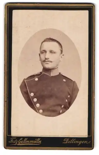 Fotografie Fritz Gallenmüller, Dillingen, Conviktstr. 9, Portrait bayrischer Kavalerist in Uniform mit Schnurrbart
