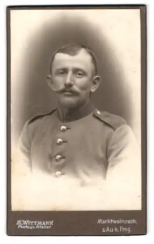 Fotografie M. Wittmann, Markt Wolnzach, Butzerstr. 200, Portrait bayrischer Soldat in Uniform mit Schulterklappen