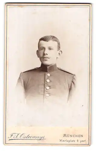 Fotografie F. X. Ostermayr, München, Karlsplatz 6, Portrait Soldat in Uniform Regiment 8