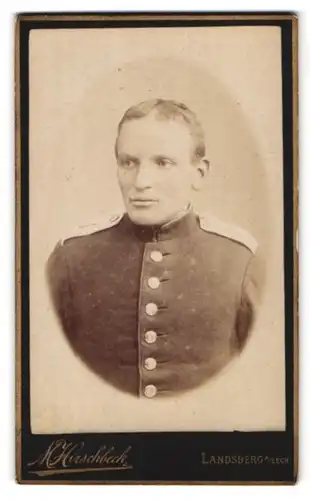 Fotografie M. Hirschbeck, Landsberg a. Lech, Portrait bayrischer Soldat in Uniform Regiment 1