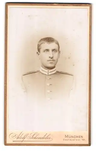 Fotografie Adolf Schindeler, München, Dachauerstr. 151, Portrait bayrischer Garde Soldat in Unifrom