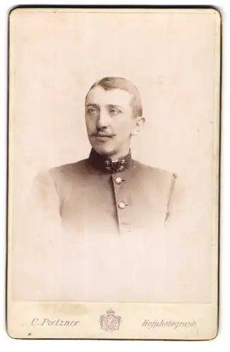 Fotografie C. Pietzner, Wien, Mariahilfstr. 1b, Portrait österreichischer Soldat in Uniform