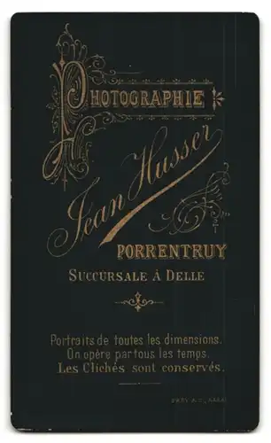 Fotografie Jean Husser, Porrentruy, Brustportrait junger Mann in modischer Kleidung