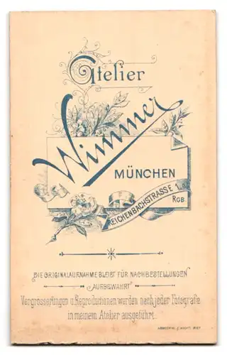 Fotografie Atelier Wimmer, München, Reichenbachstrasse 1 a, Portrait junger Herr im Anzug mit Fliege