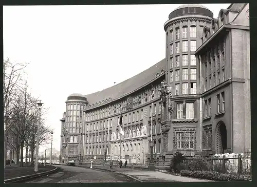 12 Fotografien Ansicht Leipzig, Herausgeber PGH Film und Bild Berlin, Das Leben im Sozialismus-DDR