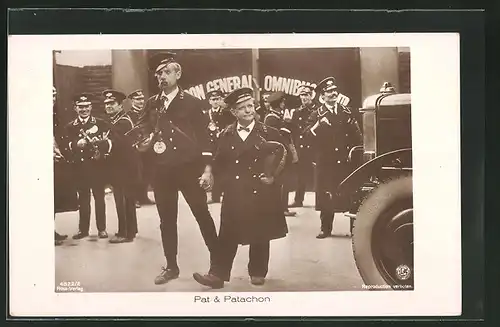 AK Schauspieler Pat & Patachon als Polizisten in einer Filmszene