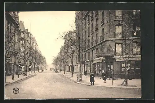 AK Clichy, Blick in eine Strasse der Stadt