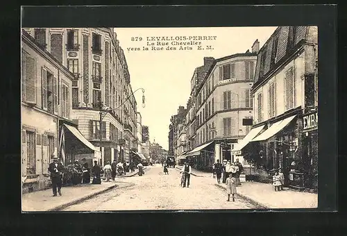 AK Levallois-Perret, La Rue Chevalier vers la Rue des Arts