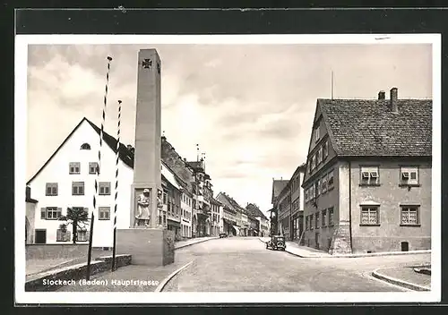 AK Stockach / Baden, Hauptstrasse mit Kriegerdenkmal