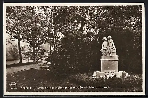 AK Krefeld, Hohenzollernstrasse mit Kinderbrunnen