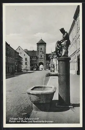 AK Villingen / Schwarzwald, Rietstrasse mit Handwerkerbrunnen