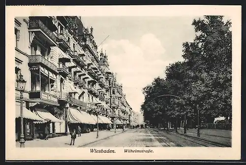 AK Wiesbaden, Wilhelmstrasse mit Geschäften