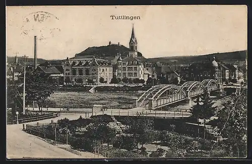 AK Tuttlingen, Ansicht der Ortschaft mit Brücke
