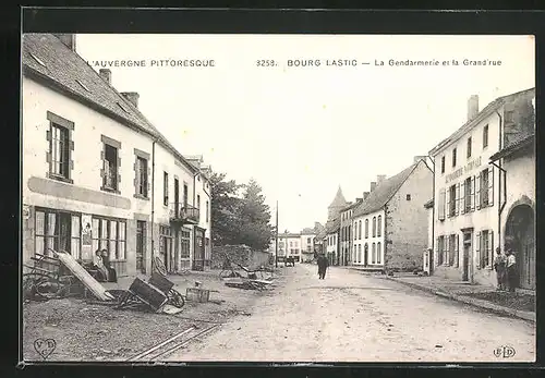 AK Bourg-Lastic, La Gendarmerie et la Grand`rue