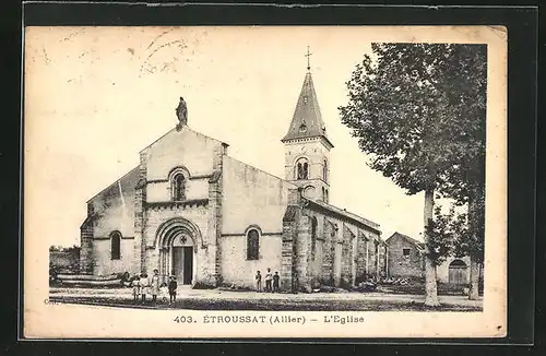 AK Etroussat, Enfants avant l`Eglise
