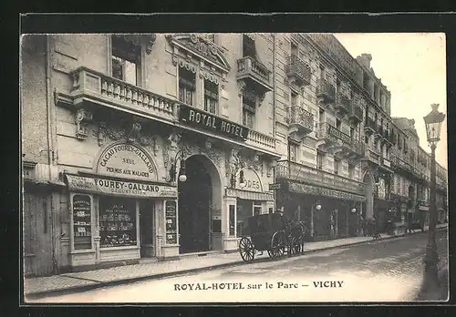 AK Vichy, Royal-Hotel sur le Parc