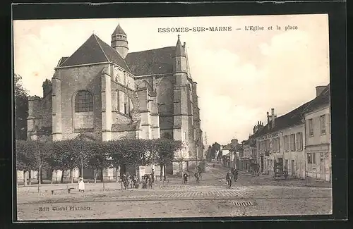 AK Essomes-sur-Marne, L`Eglise et la place