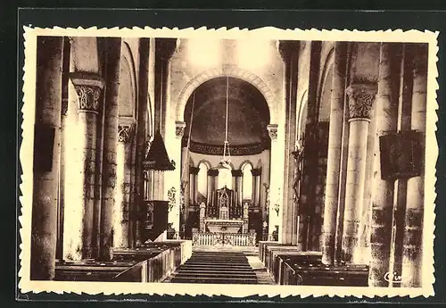 AK Menat, Intérieur de la vieille Eglise romane