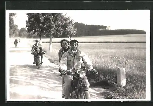AK Motorrad DKW auf Landstrasse