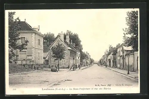 AK Louhans, La Sous-Préfecture et rue des Bordes