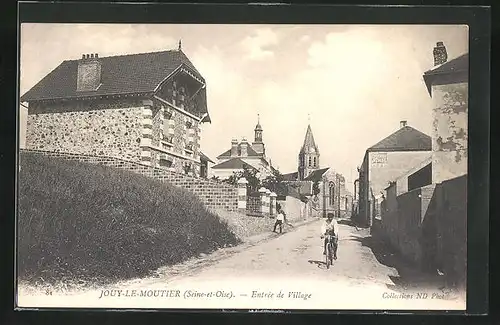 AK Jouy-le-Moutier, Entrée de Village