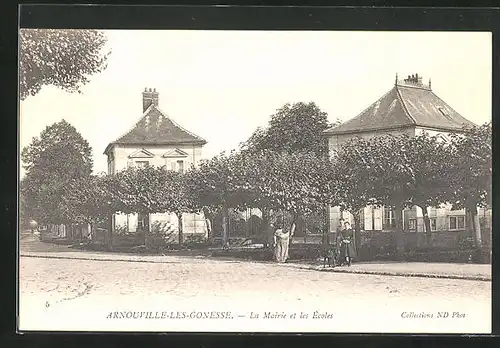 AK Arnouville-les-Gonesse, La Mairie et les Écoles