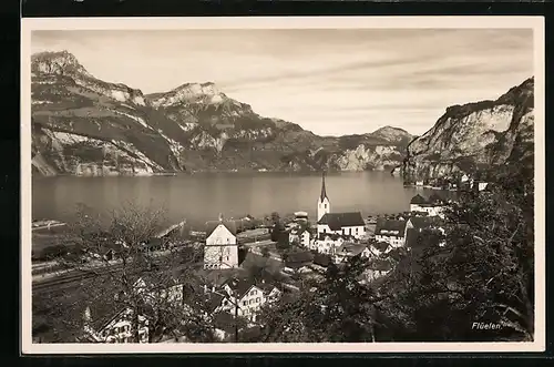 AK Flüelen, Ortsansicht mit Kirche
