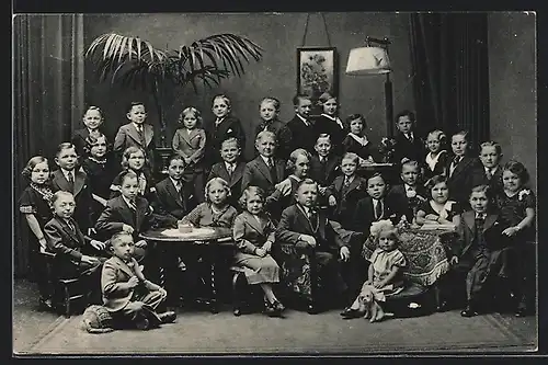 AK Schaefer's Märchenstadt Liliput, Gruppenbild Liliputaner