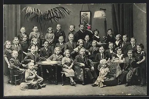 AK Schaefers Märchenstadt Lilliput, Gruppenbild