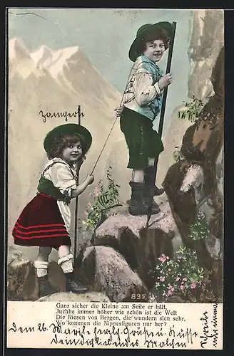 AK Niedliches Kinderpaar beim Bergsteigen