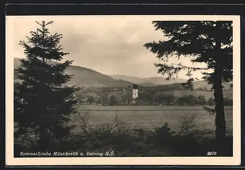 AK Münichreith a. Ostrong, Blick zur Kirche