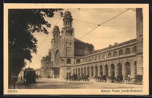 AK Prag / Praha, Kaiser Franz Josefs-Bahnhof von der Strasse gesehen, Strassenbhan