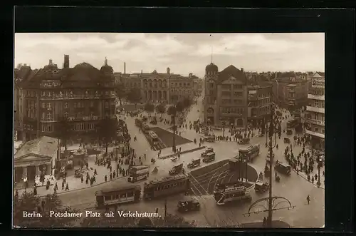 AK Berlin, Potsdamer Platz mit Strassenbahnen und Verkehrsturm aus der Vogelschau