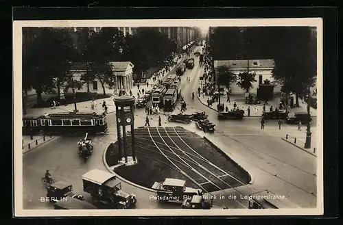 AK Berlin, Potsdamer Platz mit Leipziger Strasse und Strassenbahnen