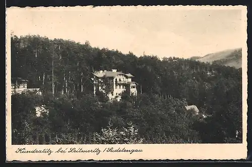 AK Kundratitz bei Leitmeritz, Ortspartie mit Hotel