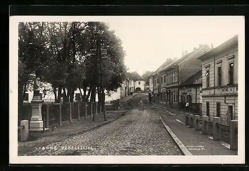 AK Vysoké Veseli n. /Cidl, Strassenpartie aus der Ortschaft