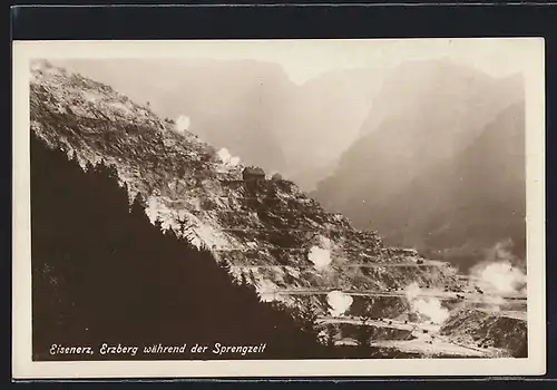 AK Eisenerz, Erzberg während der Sprengzeit, Steinbruch