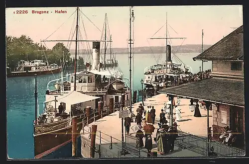 AK Bregenz, Leute auf dem Pier im Hafen