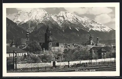 AK Hall i. T., Burg mit Kirche und Bergen