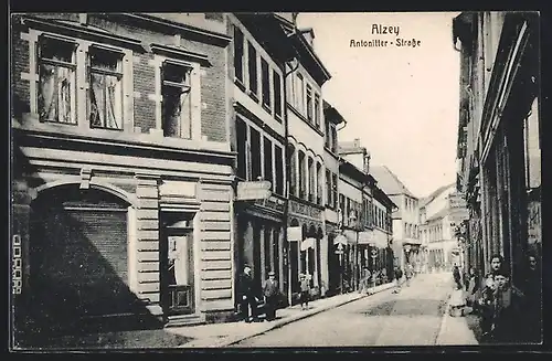 AK Alzey, Antonitter-Strasse mit Geschäften