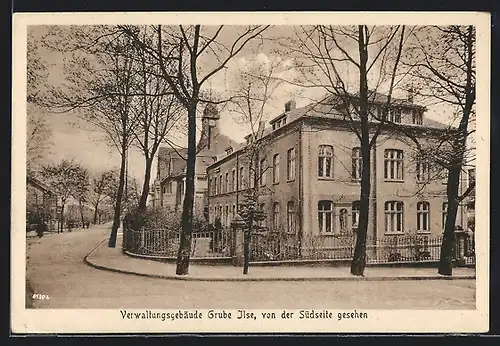 AK Grube Ilse /N.-L., Verwaltungsgebäude mit Strasse, von der Südseite gesehen