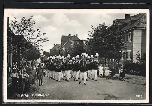 AK Penzberg /Bay., Strassenparade der Stadtkapelle, Kinder