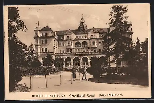AK Piestany, Grand Hotel Royal mit Strasse