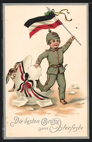 AK Kleiner Soldat hält Flagge des Deutschen Reiches, Kriegsostern